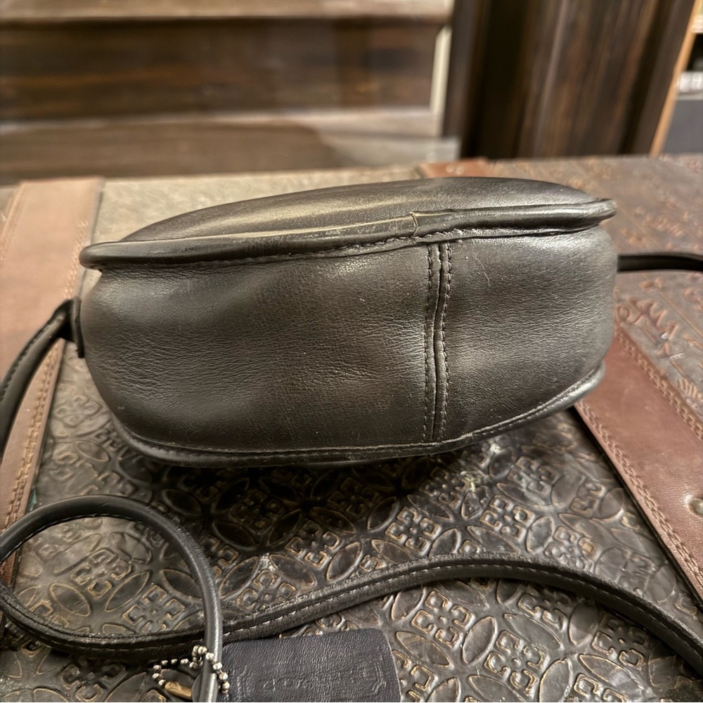 COACH Genuine Vintage Casey Black Leather Crossbody Bag - Picture 7 of 16